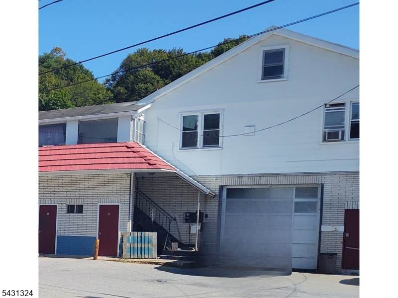 812 S Main St - Photo 1
