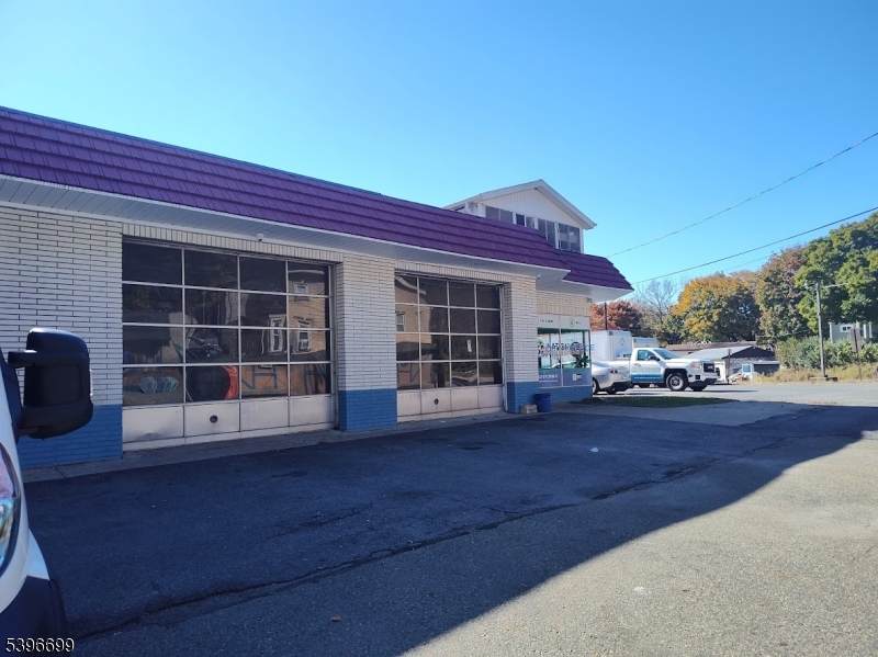 812 S Main St - Photo 1