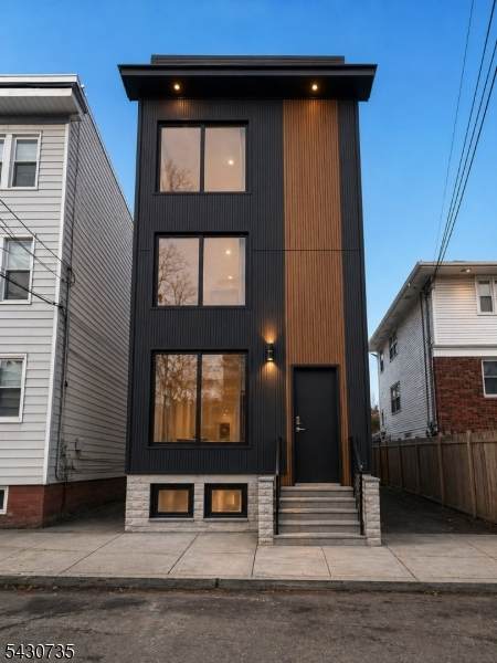 28 Grove Ter - Photo 1