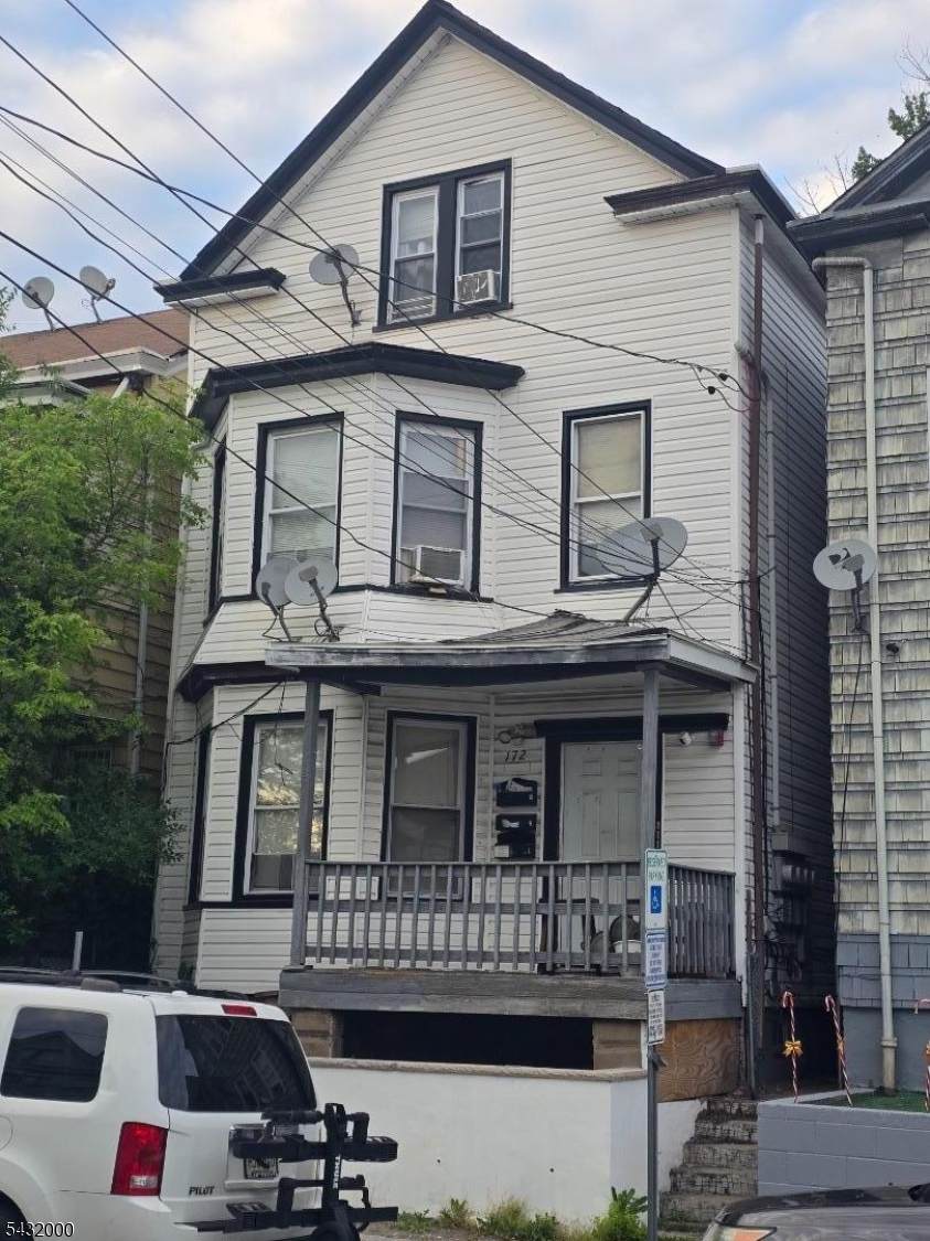 172 Jasper St - Photo 1