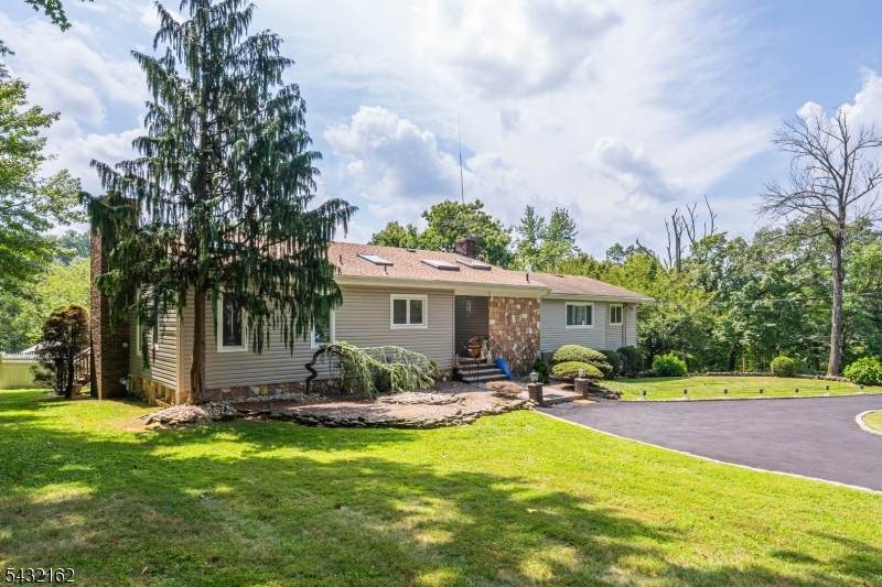 220 Horseshoe Rd - Photo 1