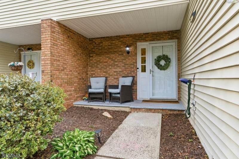 113 Saratoga Sq - Photo 1