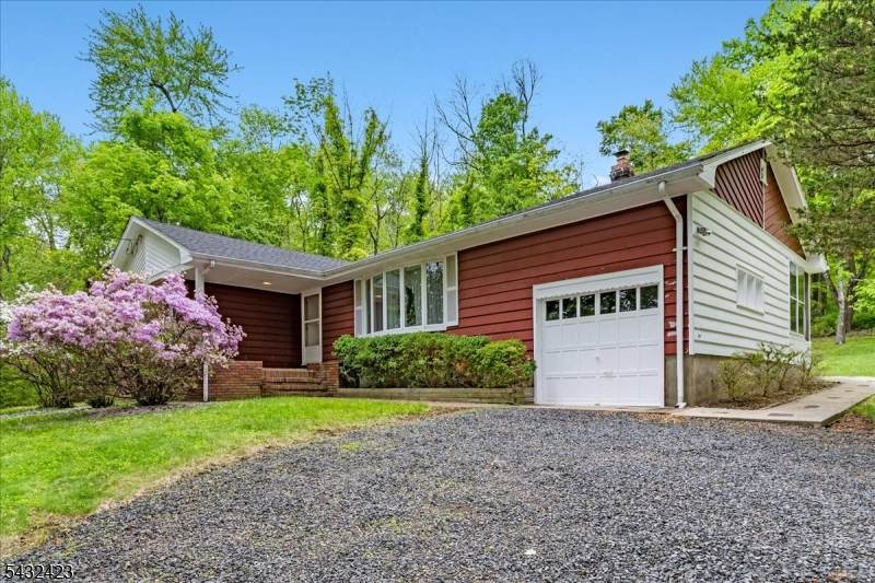 111 E Mountain Rd - Photo 1