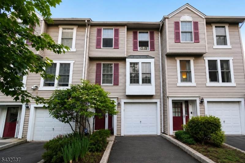 82 Tiffany Blvd - Photo 1