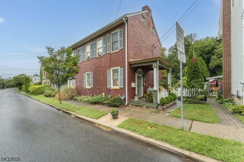323 Water St - Photo 1