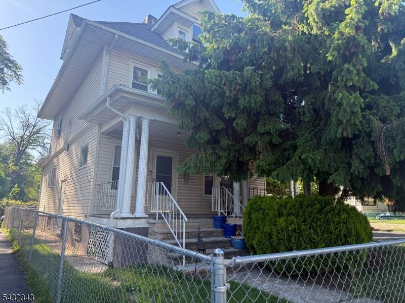 1464 Morris Pl - Photo 1