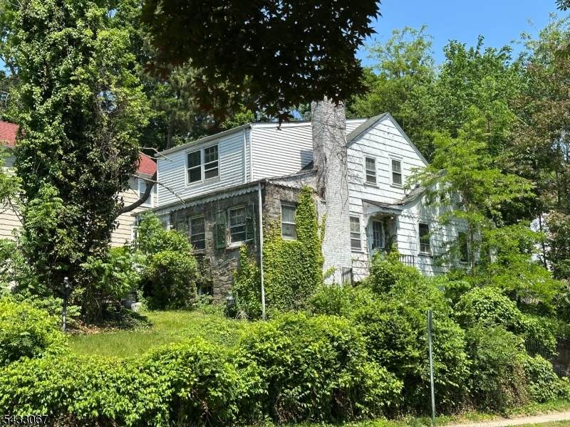 203 Conway Court - Photo 1