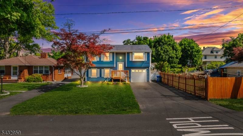 245 4th St - Photo 1