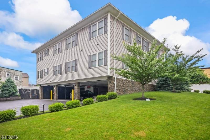 55 Watchung Ave - Photo 1