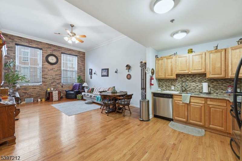 19 Market St - Photo 1