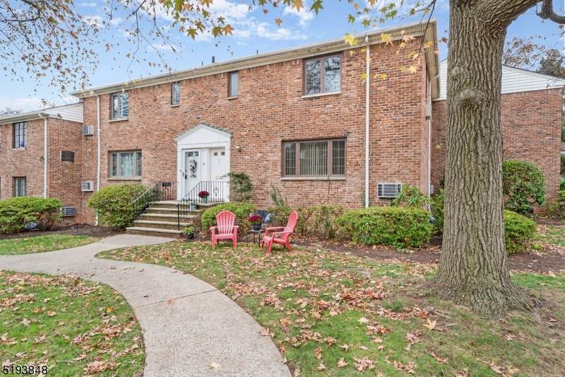 31 Troy Dr - Photo 1