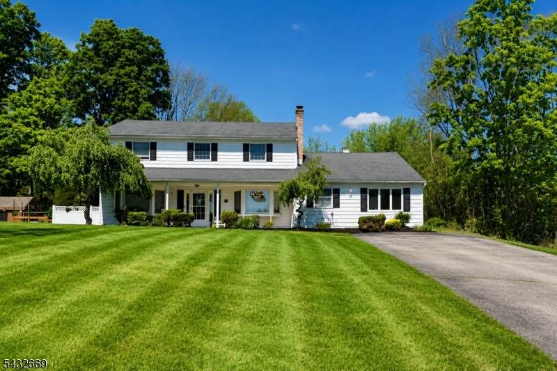 25 Carol Dr - Photo 1