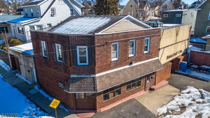 307 Paterson Ave - Photo 1