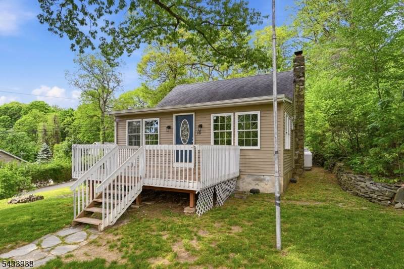 16 Morsemere Rd - Photo 1