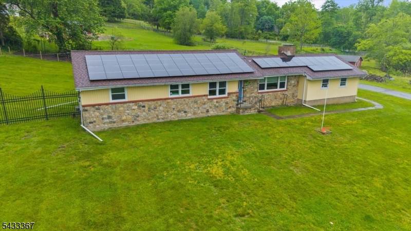 650 Woodglen Rd - Photo 1