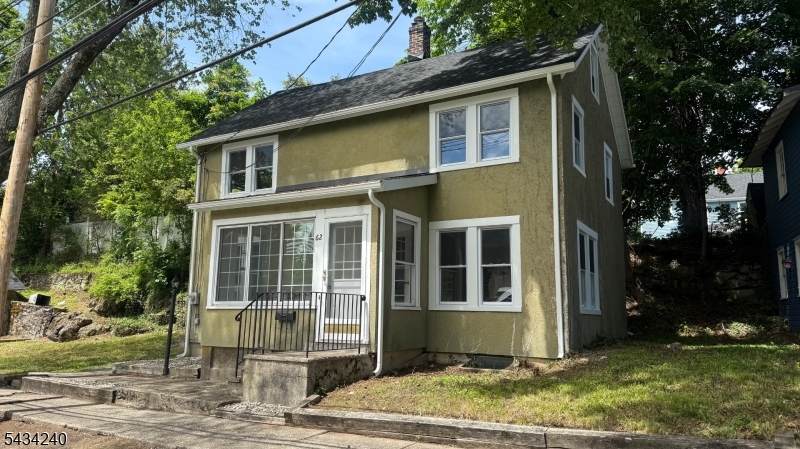 62 Madison St - Photo 1