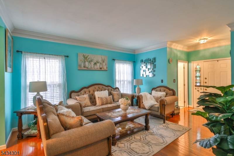 https://bt-photos.global.ssl.fastly.net/gsmls/orig_boomver_1_4029629-2.jpg