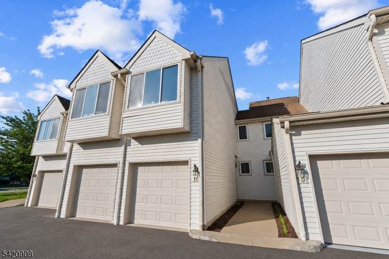 16 Franklin Court - Photo 1