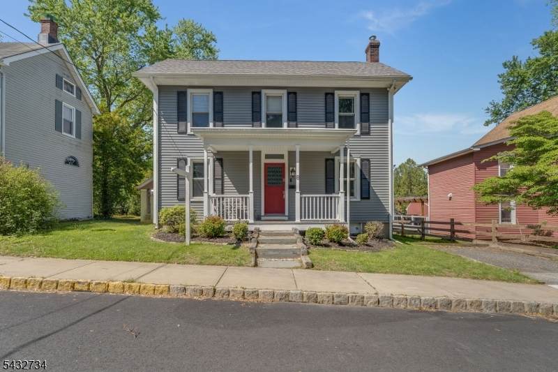 8 Maryland Ave - Photo 1