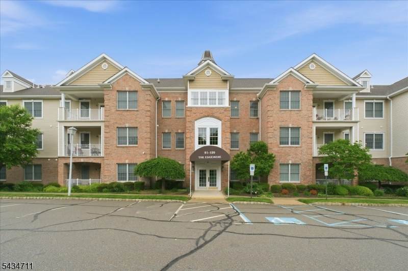 104 Ridgeview Ln - Photo 1