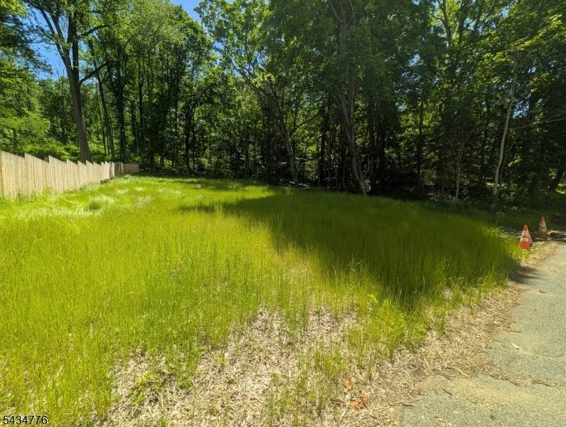 40 Chestnut St - Photo 1