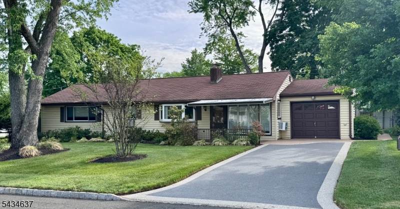 14 Berwick Way - Photo 1