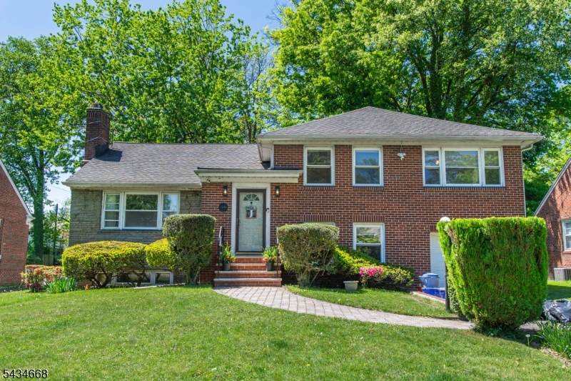 318 Highland Ave - Photo 1
