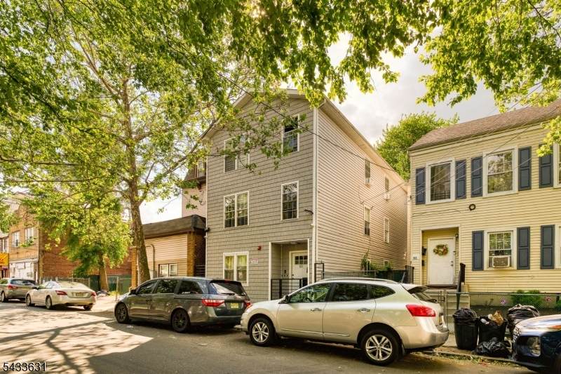 121 N Main St - Photo 1