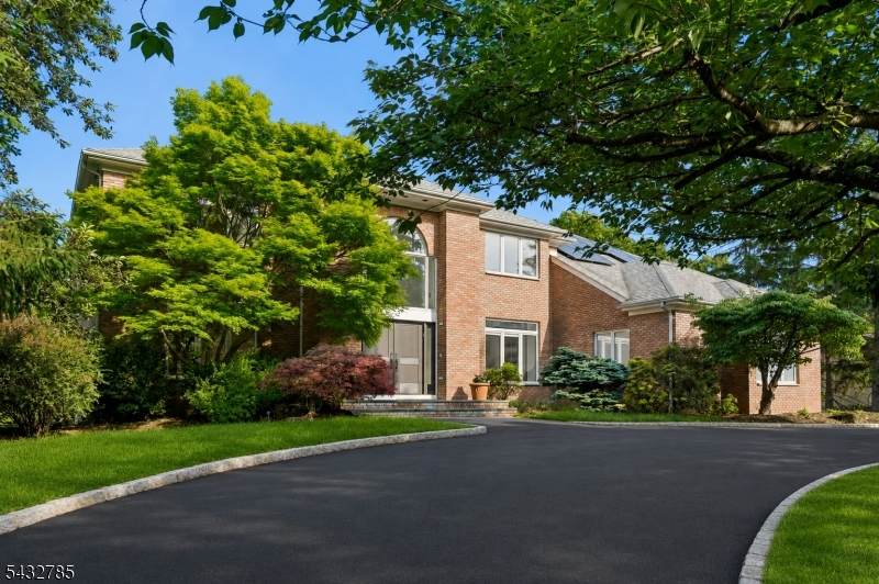 23 Hadrian Dr - Photo 1