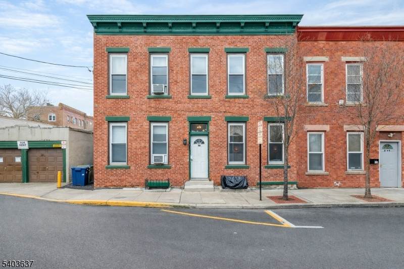 545 9Th St - Photo 1