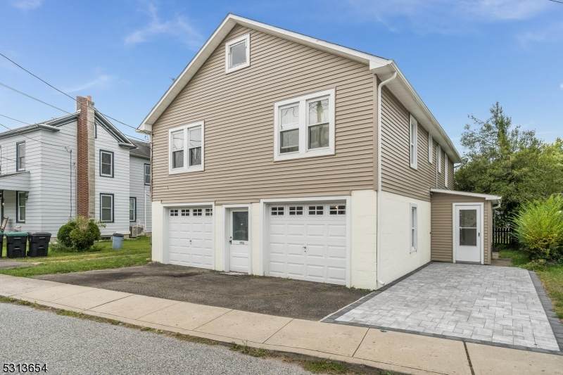 66 Carpenter St - Photo 1