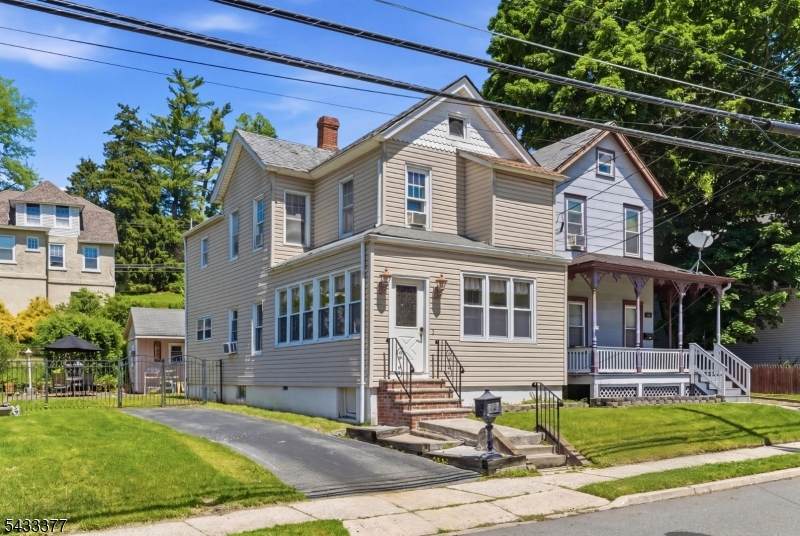 88 Madison St - Photo 1