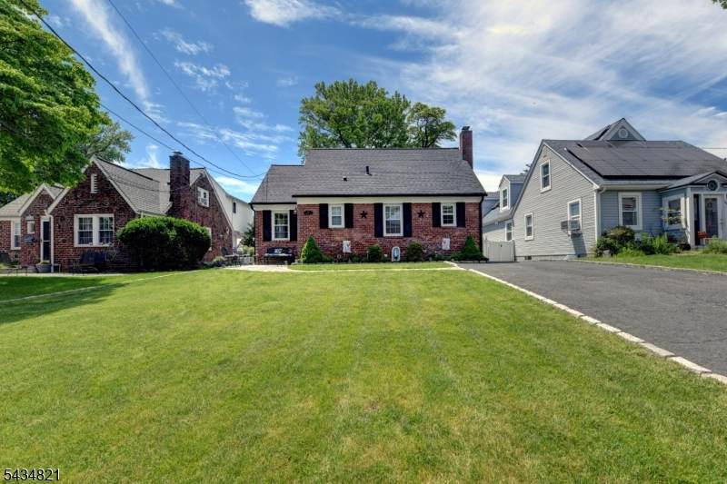 60 Merritt Ave - Photo 1