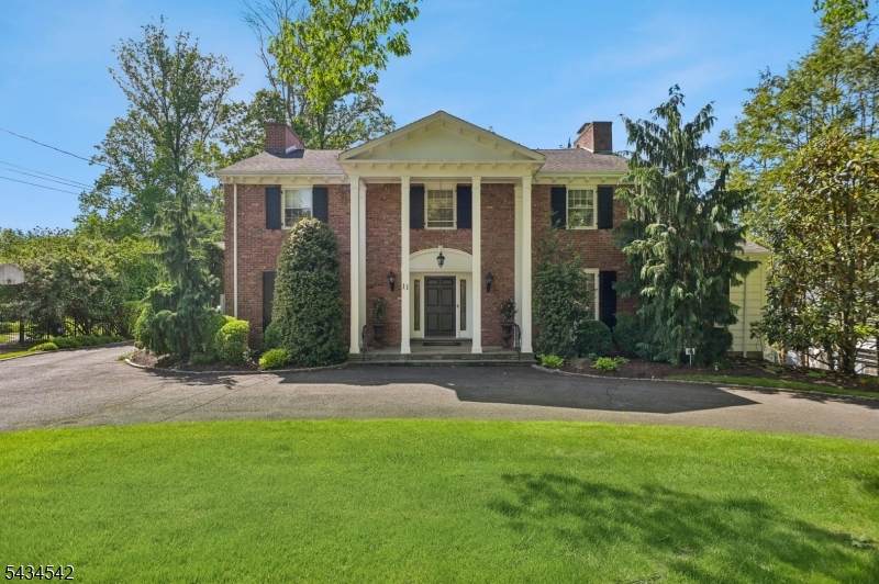 11 Cayuga Way - Photo 1