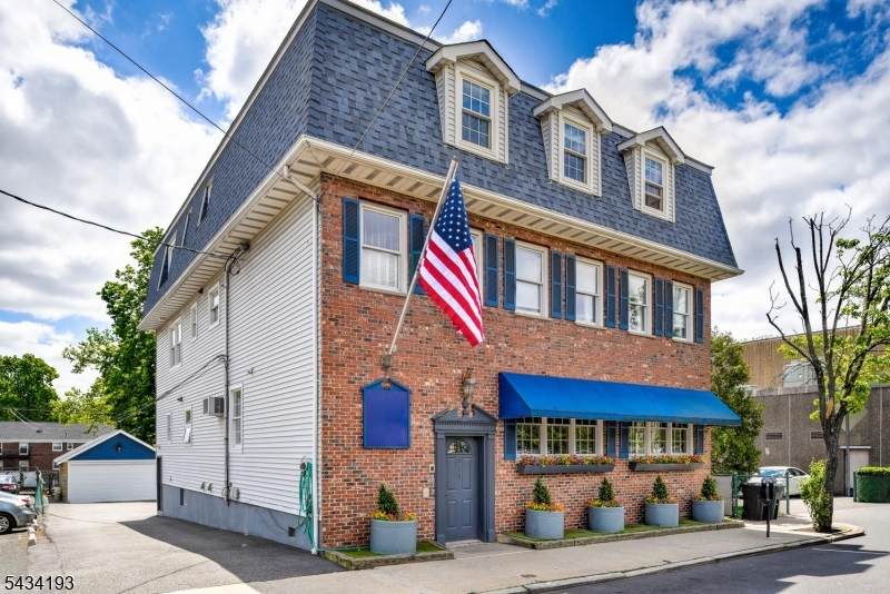 410 Franklin Ave - Photo 1
