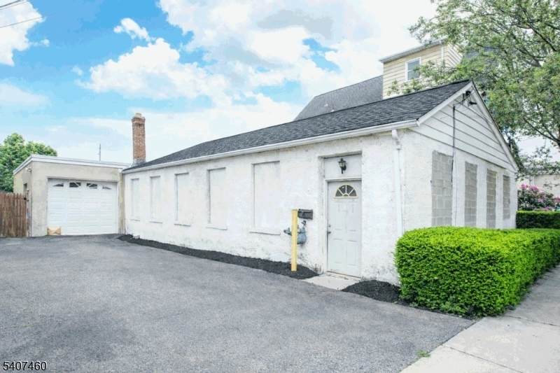 84 Locust Ave - Photo 1