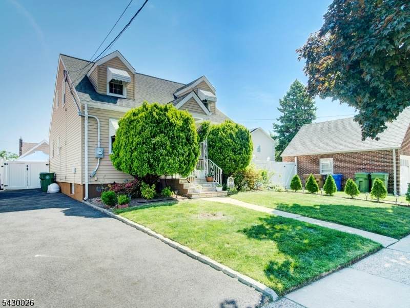 610 Laurita St - Photo 1