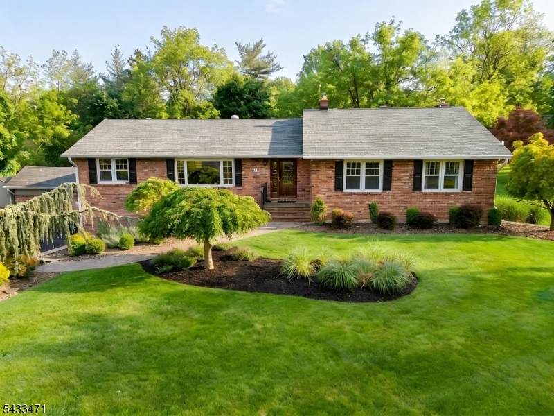 31 Samuel Dr - Photo 1