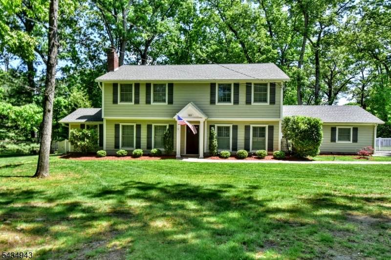 523 Ewing Ave - Photo 1
