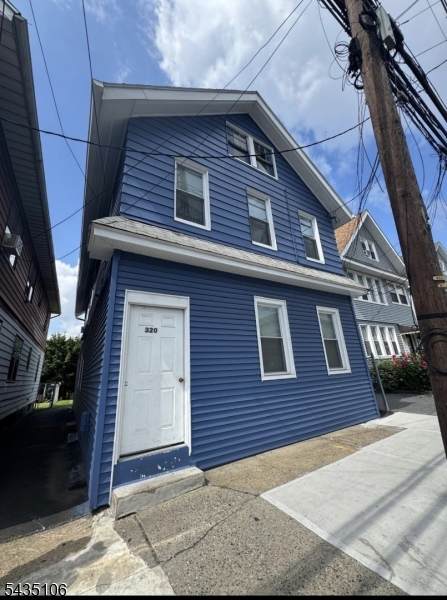 320 Hillside Ave - Photo 1