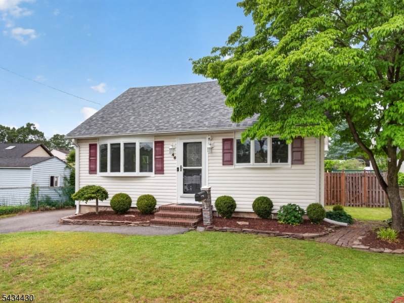 246 Hickory St - Photo 1