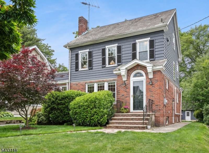 108 Oakview Ave - Photo 1