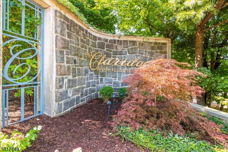 1 Claridge Dr - Photo 1