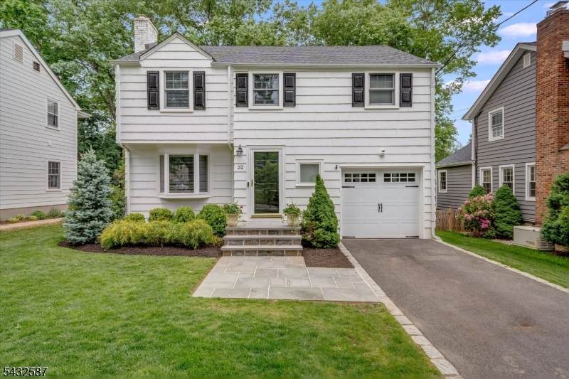 22 Essex Rd - Photo 1