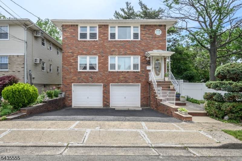 405 Kennedy Dr - Photo 1