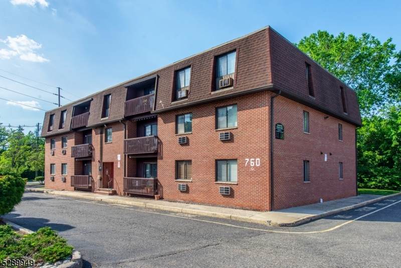 760 Mill St - Photo 1