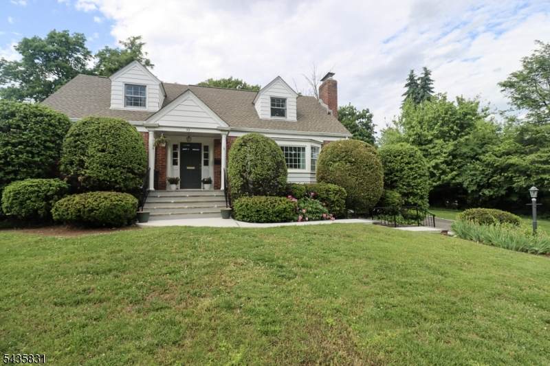 53 Bellevue Ave - Photo 1