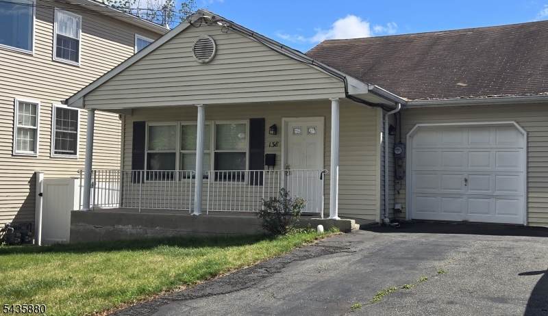 138 Astoria Pl - Photo 1
