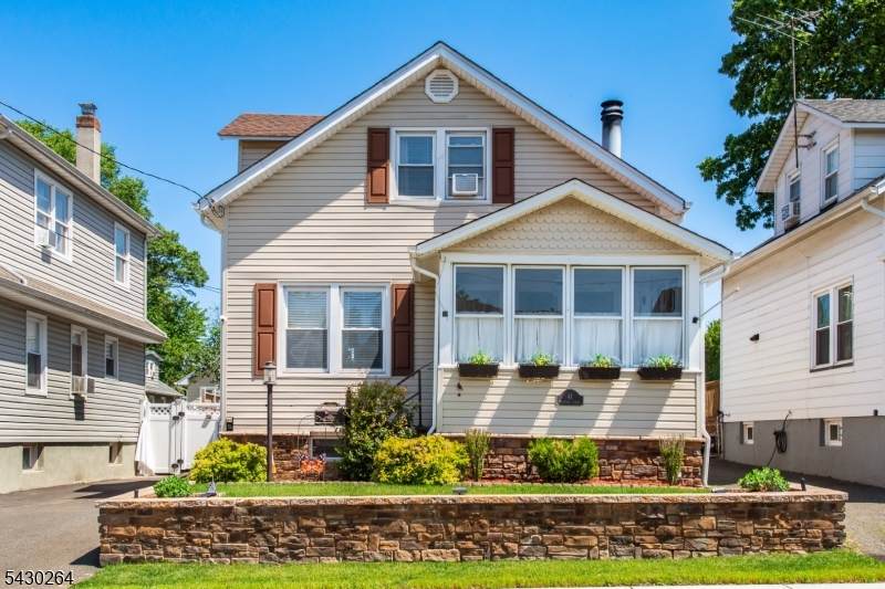 41 Frederick Ave - Photo 1