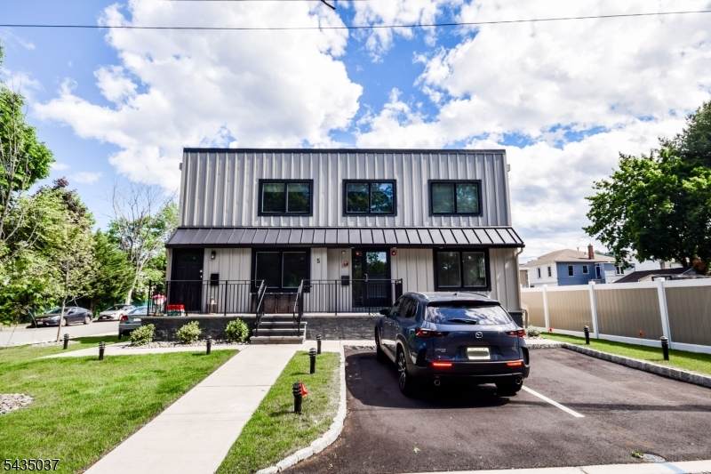 5 Muller Pl - Photo 1
